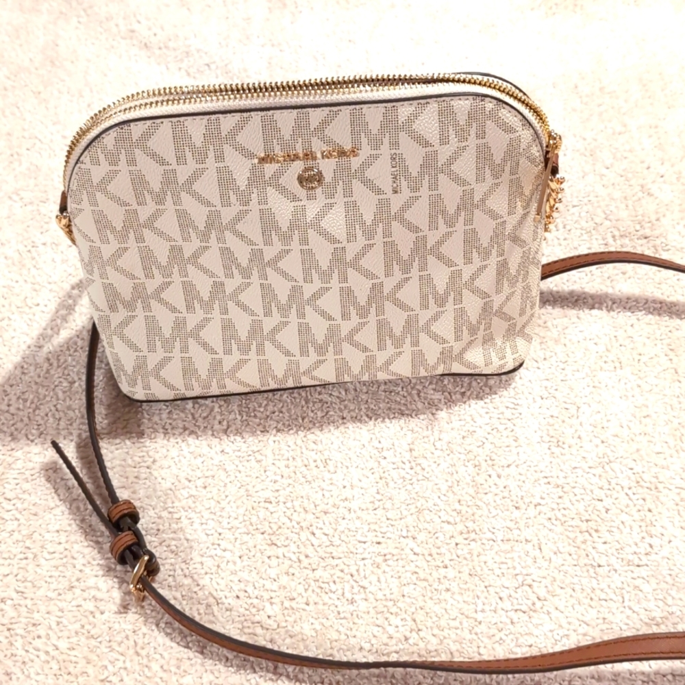 Micheal kors crossbody